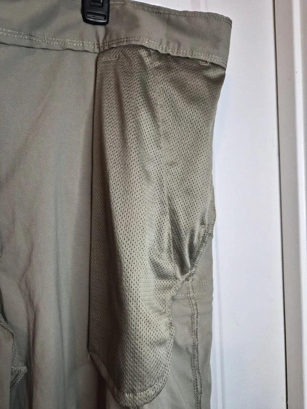 40W Magellan Outdoor mens Performance Cargo Shorts Casual Fishing Vacation Trave